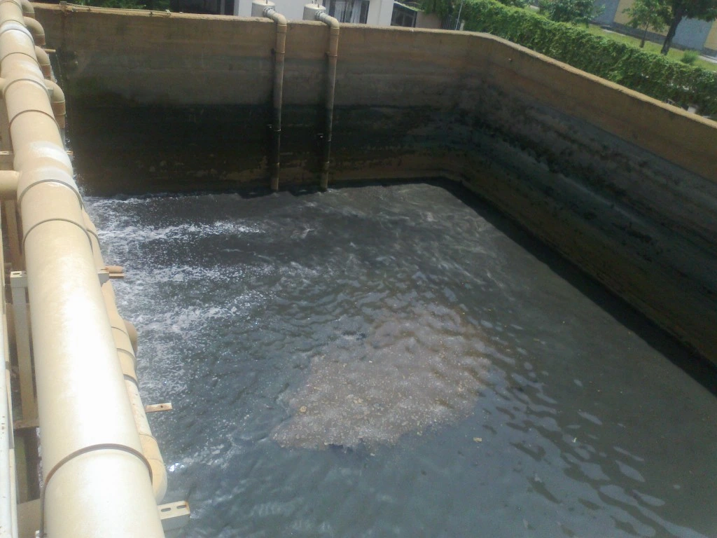 bot-trang-cung-voi-lop-bun-mau-den