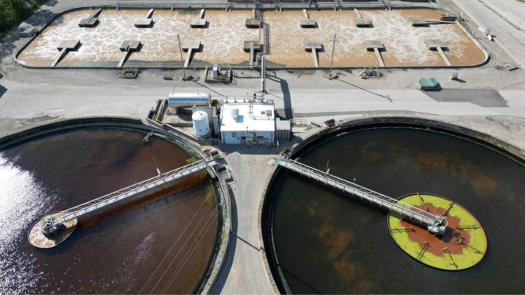 nguon-goc-va-dac-diem-nuoc-thai-bot-mi